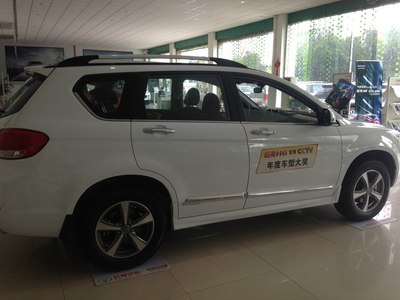 選車(chē)糾結(jié)進(jìn)行時(shí) 與朋友探訪(fǎng)4S店，哈弗H6 Coupe成焦點(diǎn)